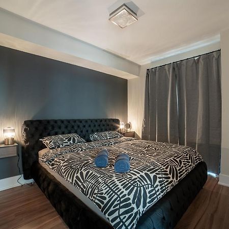 Designer Condo W/ Cn Tower View & Parking تورونتو المظهر الخارجي الصورة